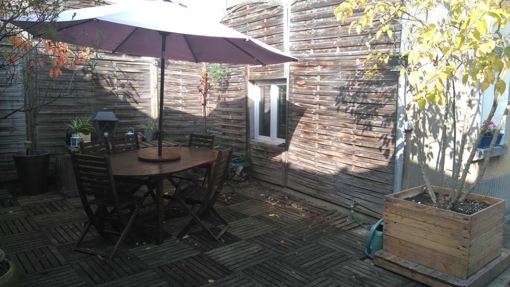 Apartamento Le Nid Bord De La Loire Orléans Exterior foto